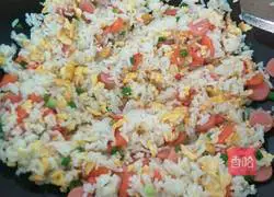 Illustration of how to make ham and egg fried rice 7