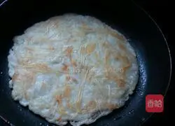 Illustration of how to make shredded potato pancakes 4
