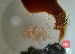 Illustration of how to make oyster mushroom and pork wontons 16