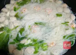 Illustration of how to make seafood rice noodles 8