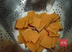 Illustration of how to make pumpkin buns 2 