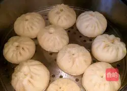 Illustration of how to make cabbage, mushroom and meat buns 8