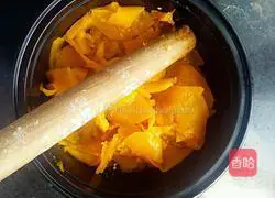 Illustration of how to make yeast pumpkin cake 4