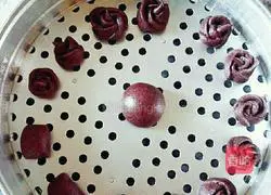 Illustration of how to make rose steamed buns 9