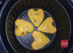 Illustration of how to make pumpkin pie with red bean filling 11