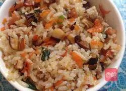 Illustration of how to make carrot fried rice 13