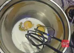 Illustration of how to make banana waffles 6
