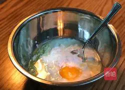 Illustration of how to make scallion pancake 6