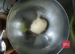 Illustration of how to make honey steamed buns 5