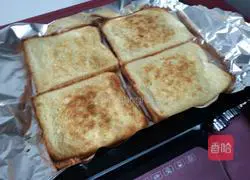 Illustration of how to make crispy sandwiches 6