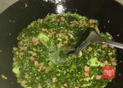 Illustration of how to make leek, egg and ham dumplings 5