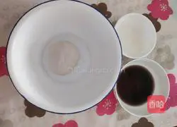 Illustration of how to make the first vegetable, fungus and gluten buns 1