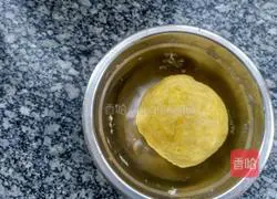 Illustration of how to make egg yolk cake 6