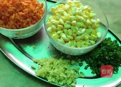 Illustration of how to make corn dumplings 2