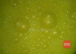 Illustration of how to make vegetarian dumpling fillings (chives and eggs) 3