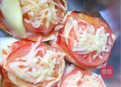 Illustration of how to make cheese and tomato baked steamed buns 8