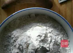 Illustration of how to make two-color purple potato flower steamed buns 1