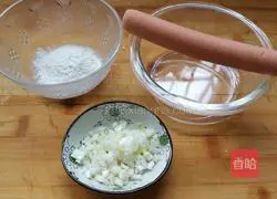 Illustration of how to roll ham with egg pancake 2