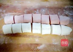 Double layers and double fillings Illustration of how to make steamed buns 7