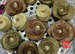 Illustration of how to make rose steamed buns 11