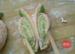 Illustration of how to make butterfly steamed buns 11