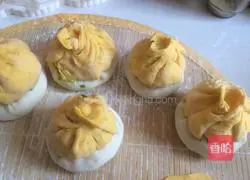 Illustration of how to make double-layered buns 16