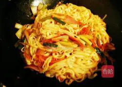 Illustration of how to make vegetarian fried noodles 10