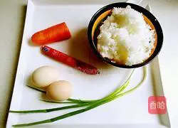 Illustration of how to make egg fried rice 1