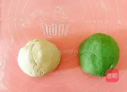 Illustration of making small dinosaur bag 3