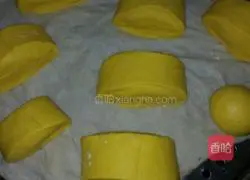 Illustration of how to make pumpkin steamed buns 6