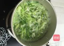 Illustration of making dumplings stuffed with shredded radish 3