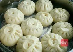 Illustration of how to make eggplant meat buns 21