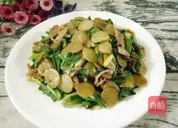 Illustration of how to make green garlic and shredded pork stir-fried mung bean cake 2