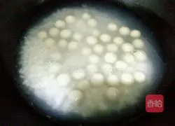 Illustration of how to make glutinous rice balls with fermented rice balls and eggs 10