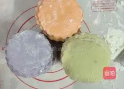 Illustration of how to make three-color dumplings 5