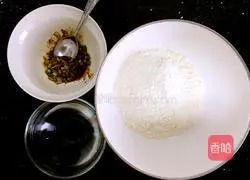 Illustration of how to make hand-torn biscuits 1