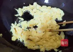 Illustration of how to make leek, egg, vermicelli and dumpling stuffing 8