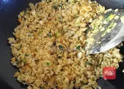 Illustration of how to make salted duck egg fried rice 5