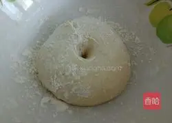 Illustration of how to make rose buns 7