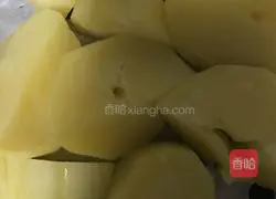 Illustration of how to make pastoral shrimp and potato cakes 3