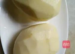 Illustration of how to make potato pancakes 1