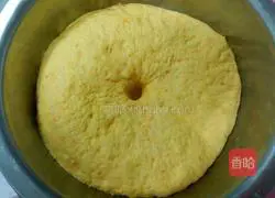 Illustration of how to make old pumpkin steamed buns 5