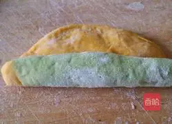 Illustration of how to make rainbow pattern steamed buns 5