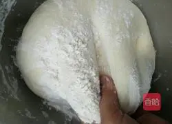 Illustration of how to make sweet steamed buns 10