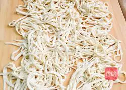 Absolutely delicious egg fried noodles (green pepper and egg) Fried noodles) illustration 3