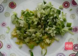 Illustration of how to make green onion cake 4