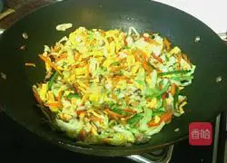 Illustration of how to make chowder fried noodles 6