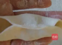 Illustration of how to make mandarin duck dumplings 6