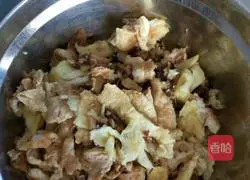 Illustration of making nutritionally balanced wheat skin dumplings 4