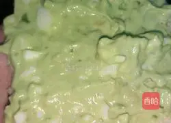 Illustration of how to make avocado sandwich 4